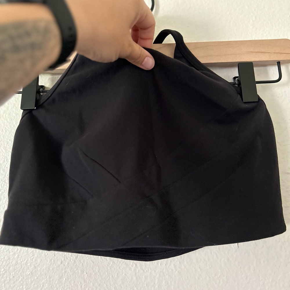 Lululemon black sports bra, fits size 6/8